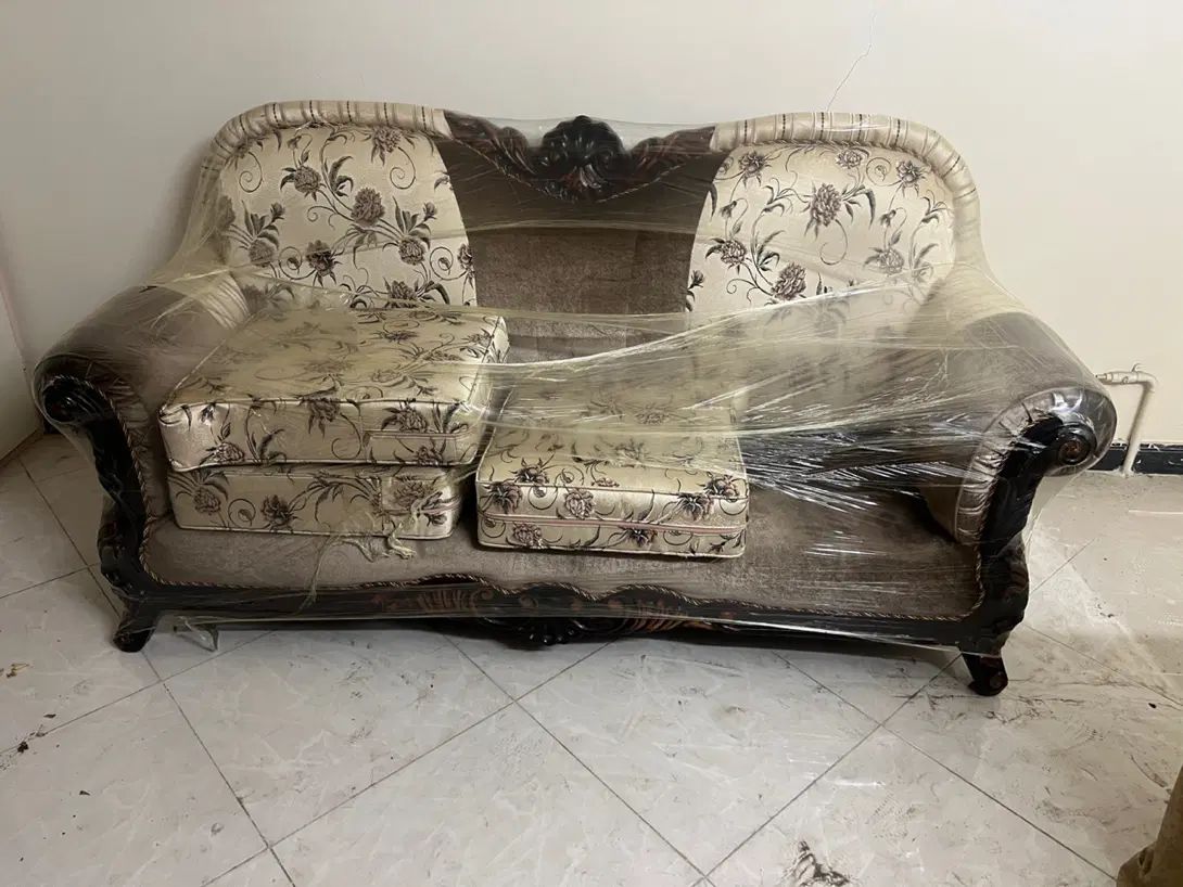 مبلمان کلاسیک ۷ نفره سالم کلا ۶ ماه استفاده شده|مبلمان خانگی و میز عسلی|تهران, هرندی|دیوار