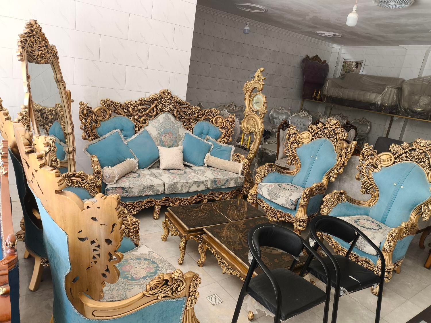 فروش مبل سلطنتی با ۵۰ درصد تخفیف و اقساط بلند مدت|مبلمان خانگی و میز عسلی|کهنوج, |دیوار