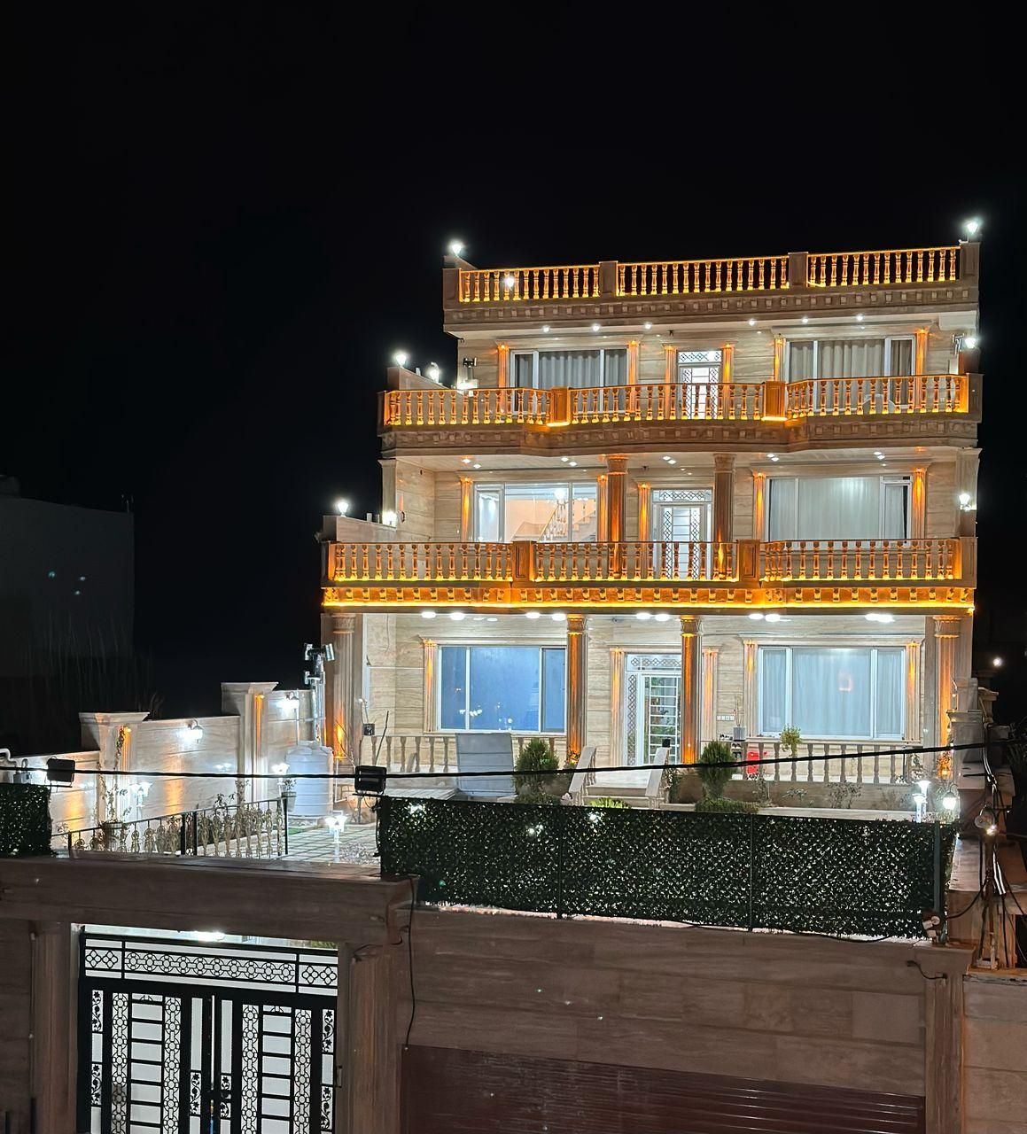 ویلا توریستی سوبلکس با استخر و جکوزی سرپوشیده|اجارهٔ کوتاهمدت ویلا و باغ|خرمآباد, |دیوار