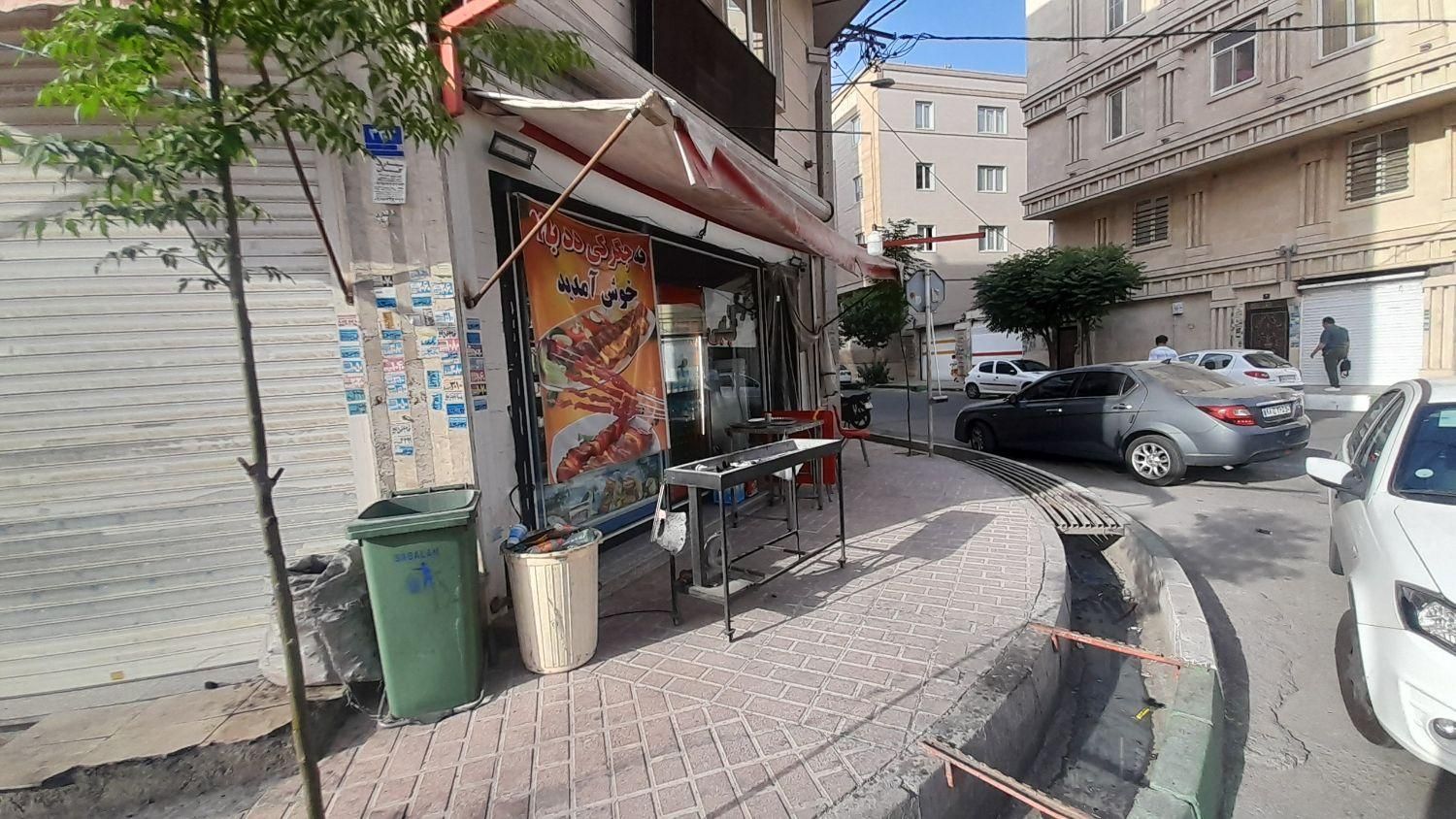 فروش مغازه ۳۰ متری به همراه ۳۰ متر زیر زمین|فروش مغازه و غرفه|تهران, خانی‌آباد|دیوار