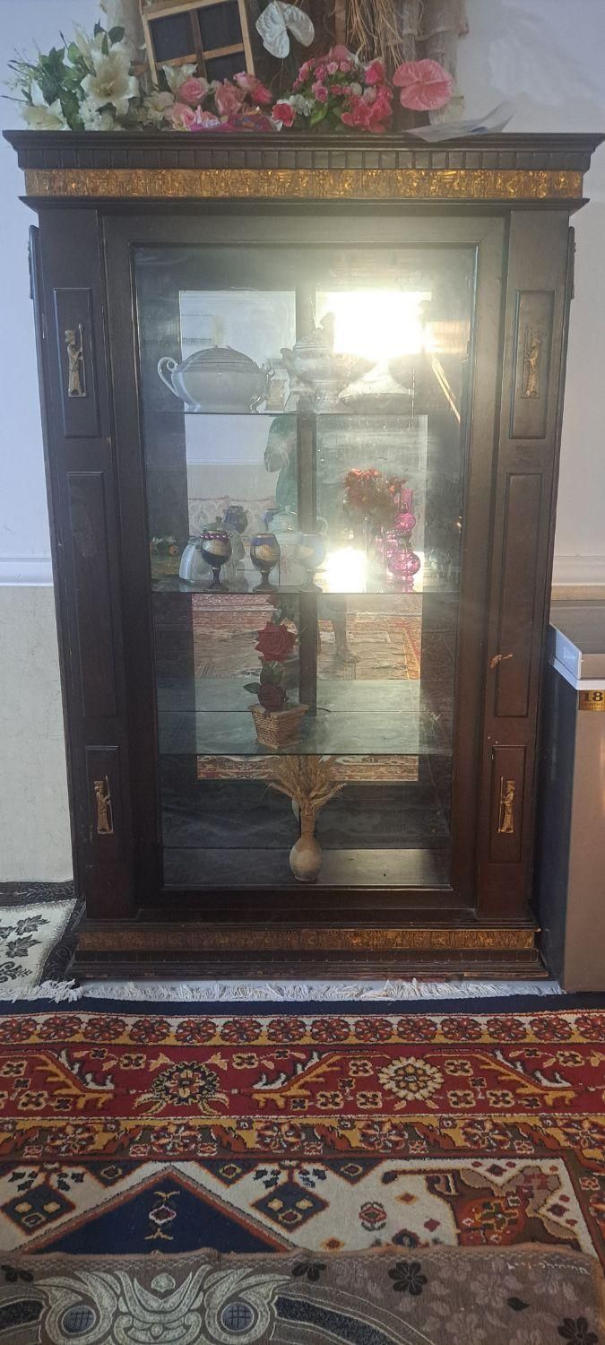 بوفه قیمت یک میلیون پانصد هزار تومان|بوفه، ویترین، کنسول|جم, |دیوار