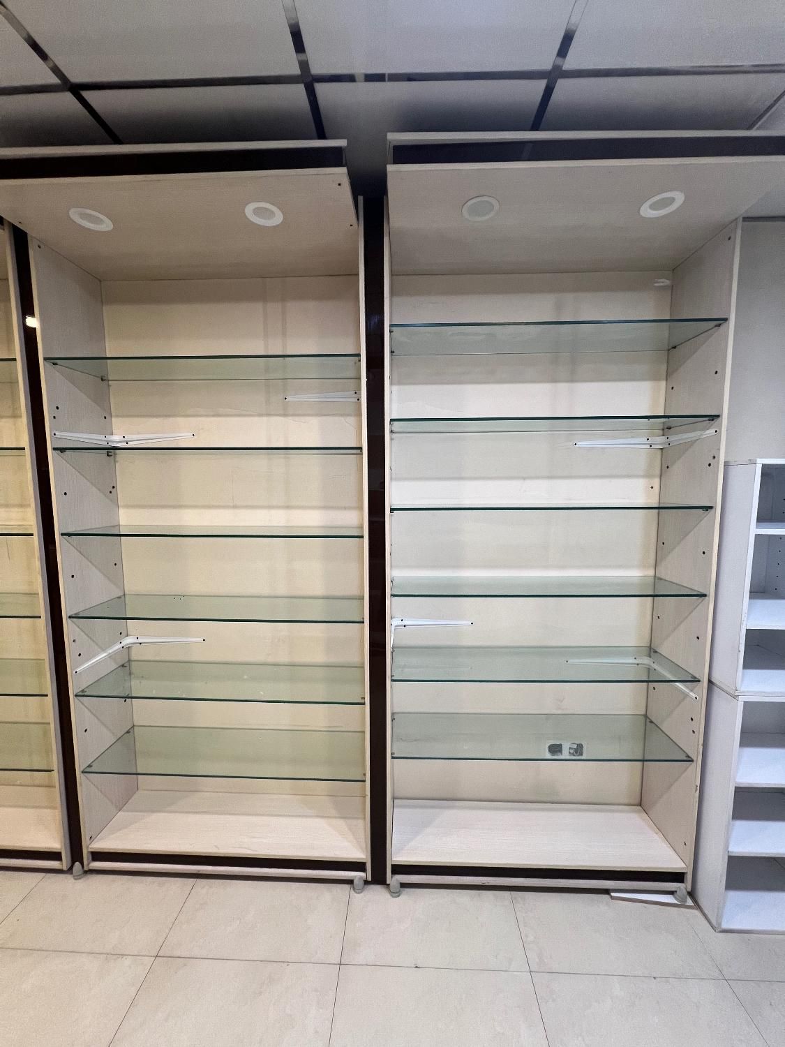 ویترین مغازه یا شوروم یا بایگانی|فروشگاه و مغازه|تهران, شوش (باغ آذری)|دیوار