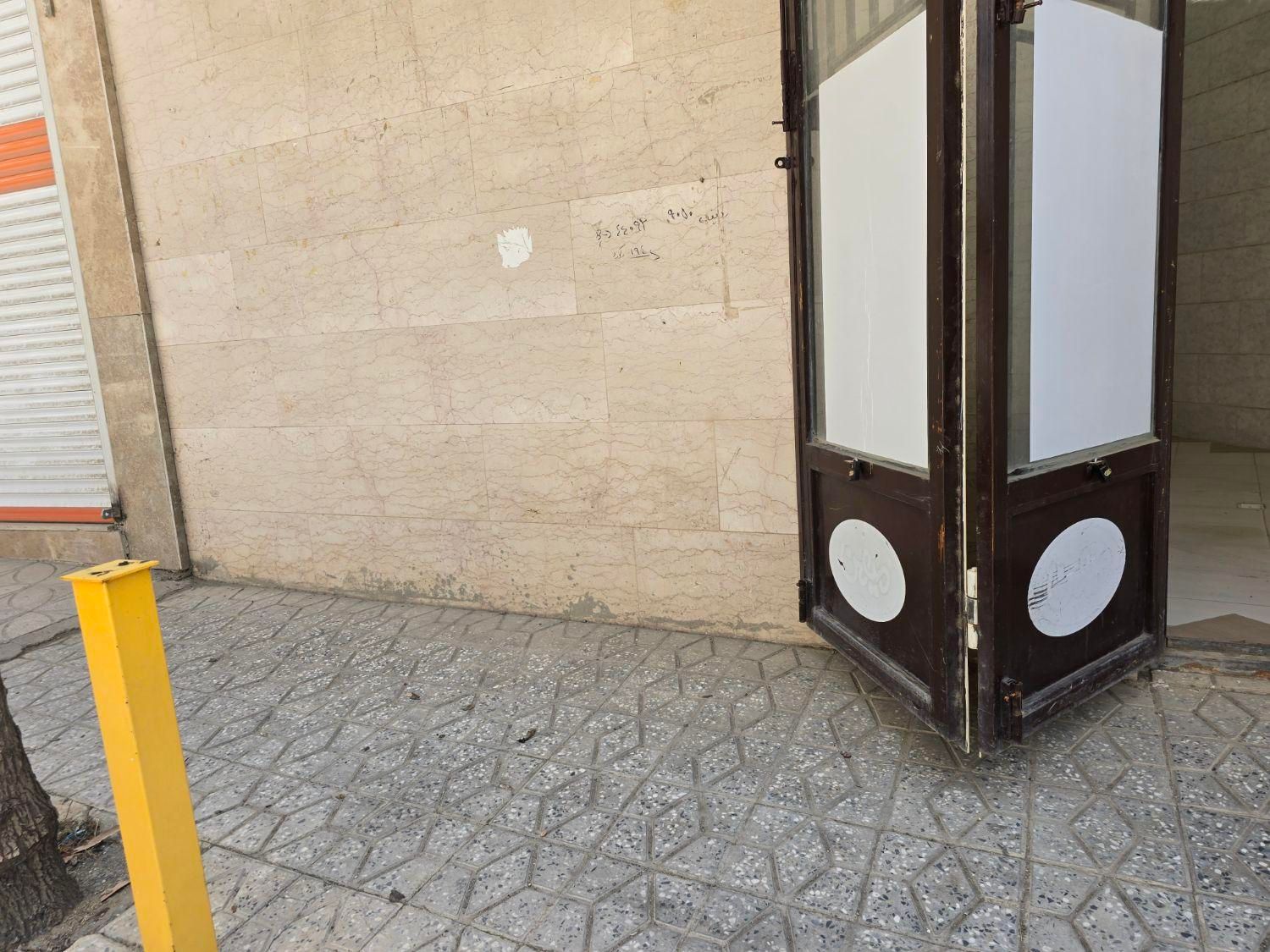 فروش مغازه تک برگ سند۳۰ متری شهرک نیاوران|فروش مغازه و غرفه|بروجرد, |دیوار