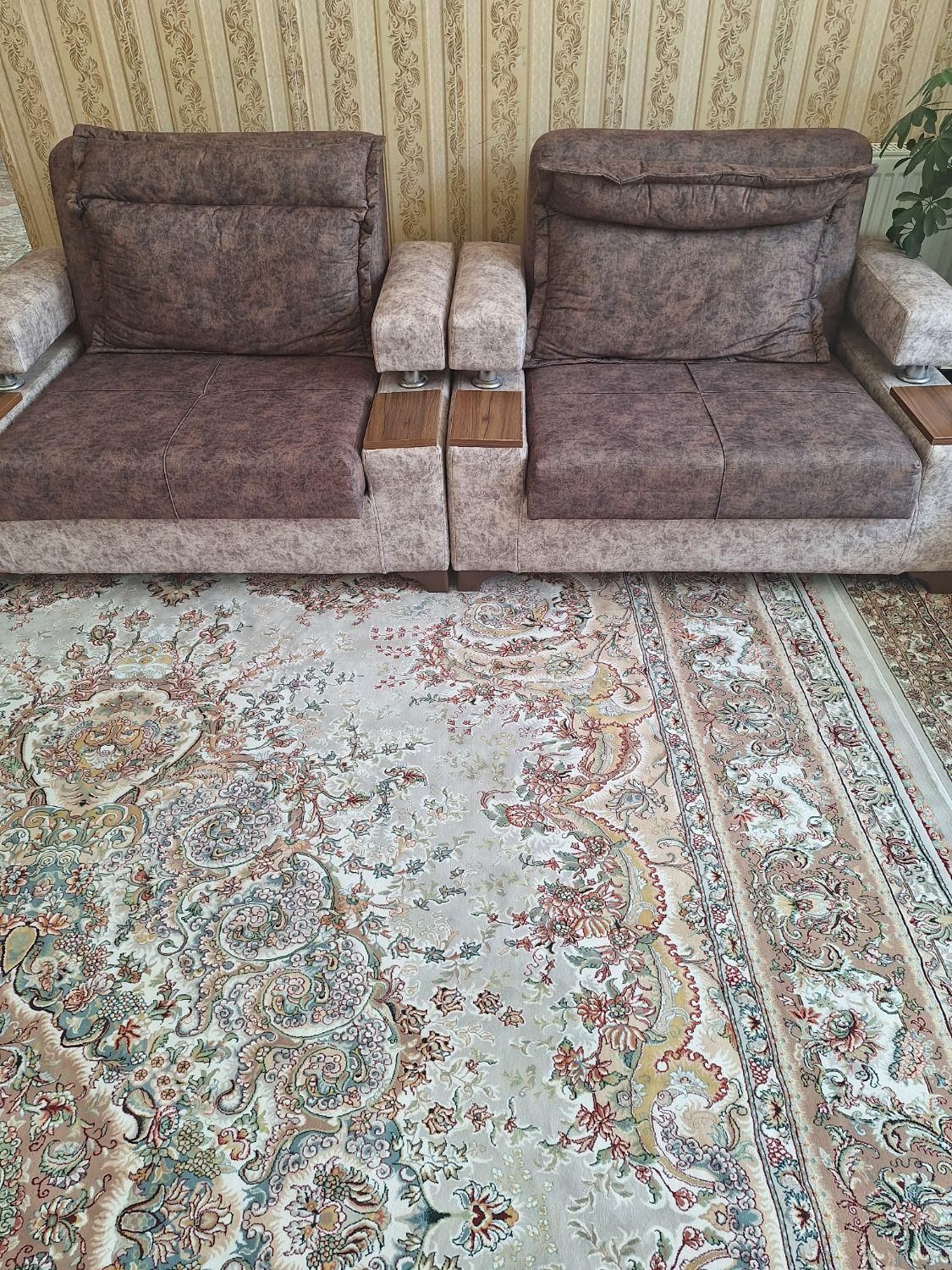 دوعدد مبل کاناپه تخت خواب شو|مبلمان خانگی و میز عسلی|اردکان, |دیوار