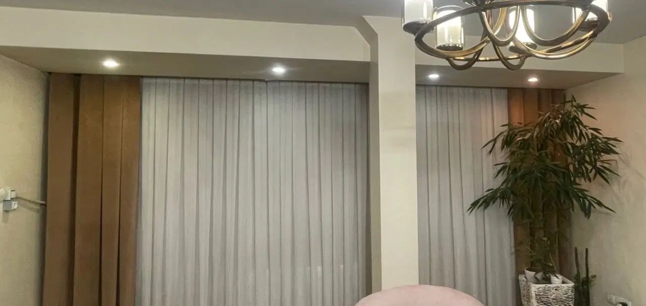 پرده نو ۵متری با زیر پرده و دوتا دکوری مخمل|پرده، رانر، رومیزی|کرج, گلشهر|دیوار