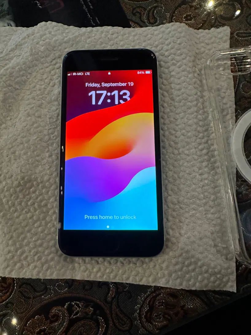 iphone se 2020 64gig|موبایل|تهران, شیخ هادی|دیوار