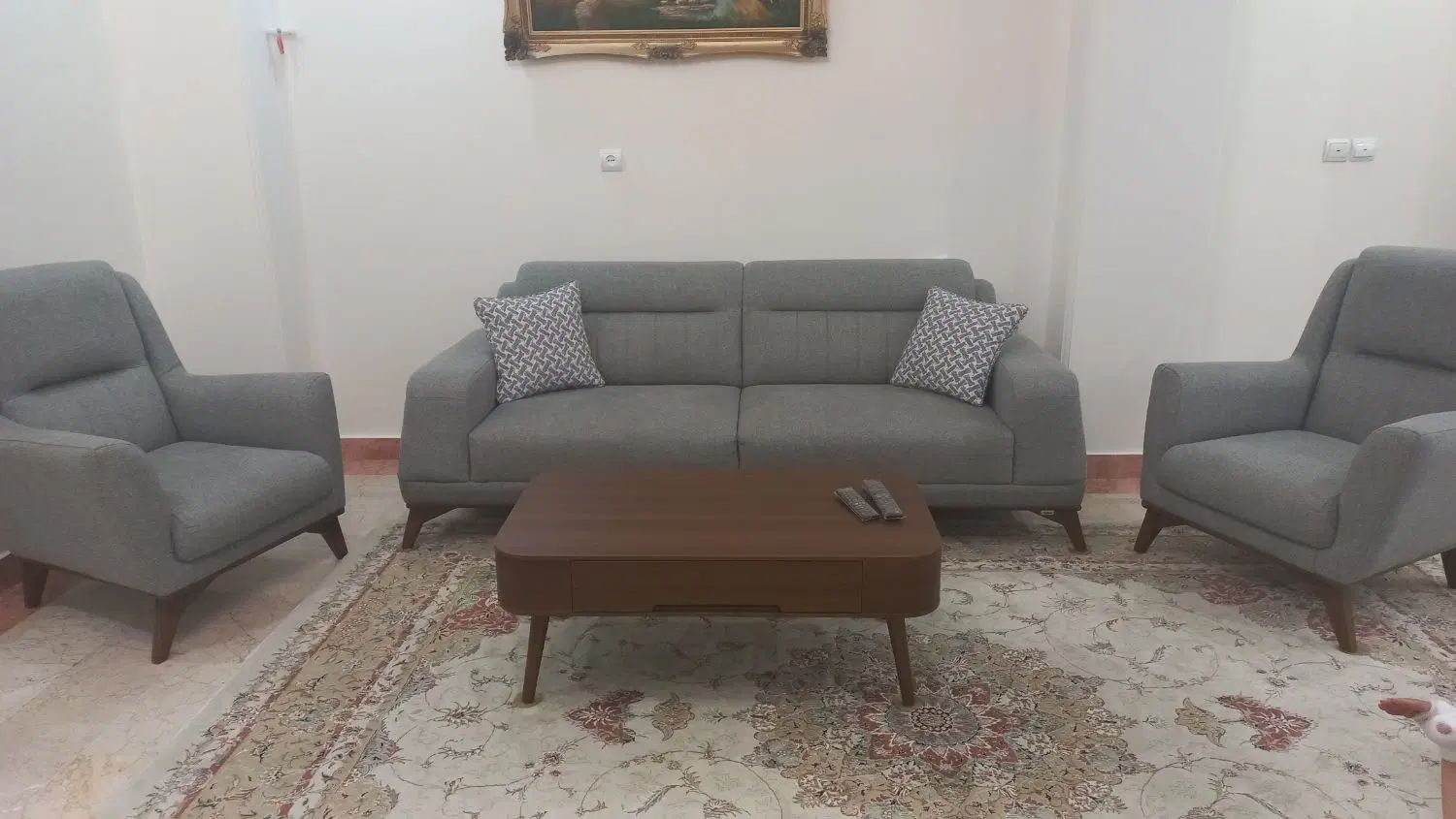 مبل شرکتی،چوب و پارچه،در حد نو،کاملا سالم  نیم ست|مبلمان خانگی و میز عسلی|تهران, اوقاف|دیوار