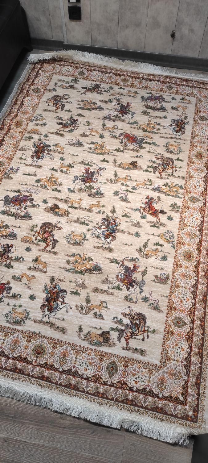 فرش ابریشم طرح دستباف نقشه شکارگاه|فرش|تهران, امین حضور|دیوار