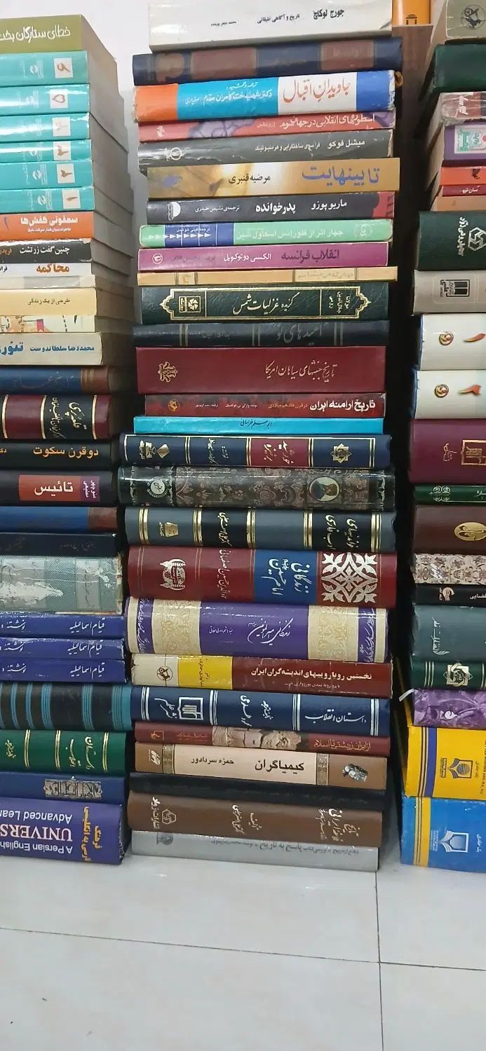 ۸۰ جلد کتاب تاریخی و رمان و ادبی|کتاب و مجله تاریخی|تهران, علی‌آباد|دیوار