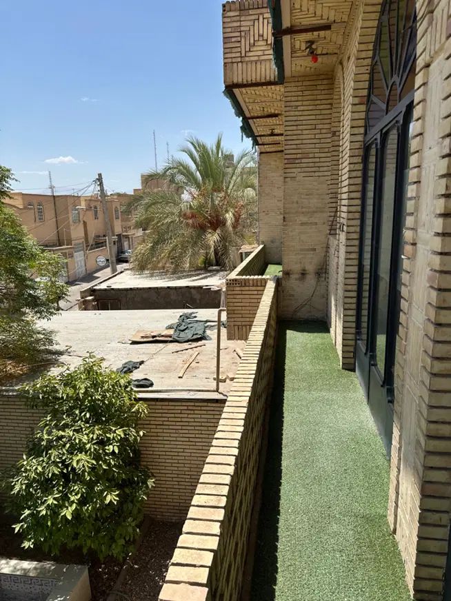 دو طبقه دربست/بر خیابان اصلی/قابل تبدیل به دلخواه|اجارهٔ دفتر کار، اتاق اداری، مطب|یزد, |دیوار