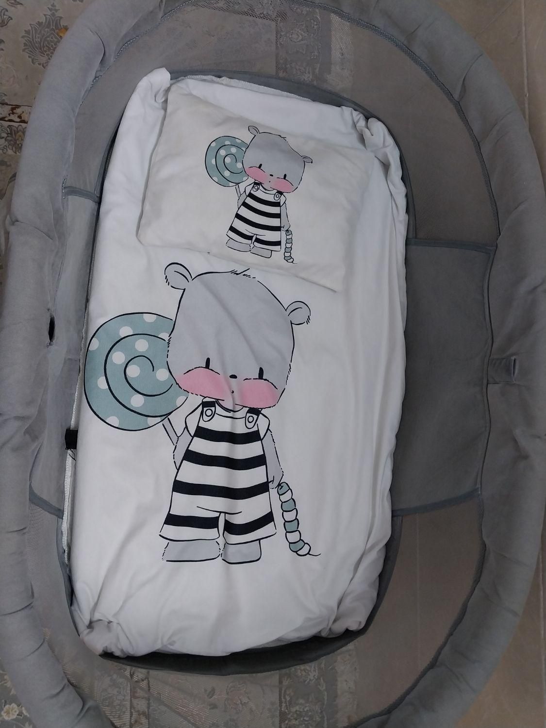 تخت کودک|تخت و صندلی بچه|ری, شهادت|دیوار