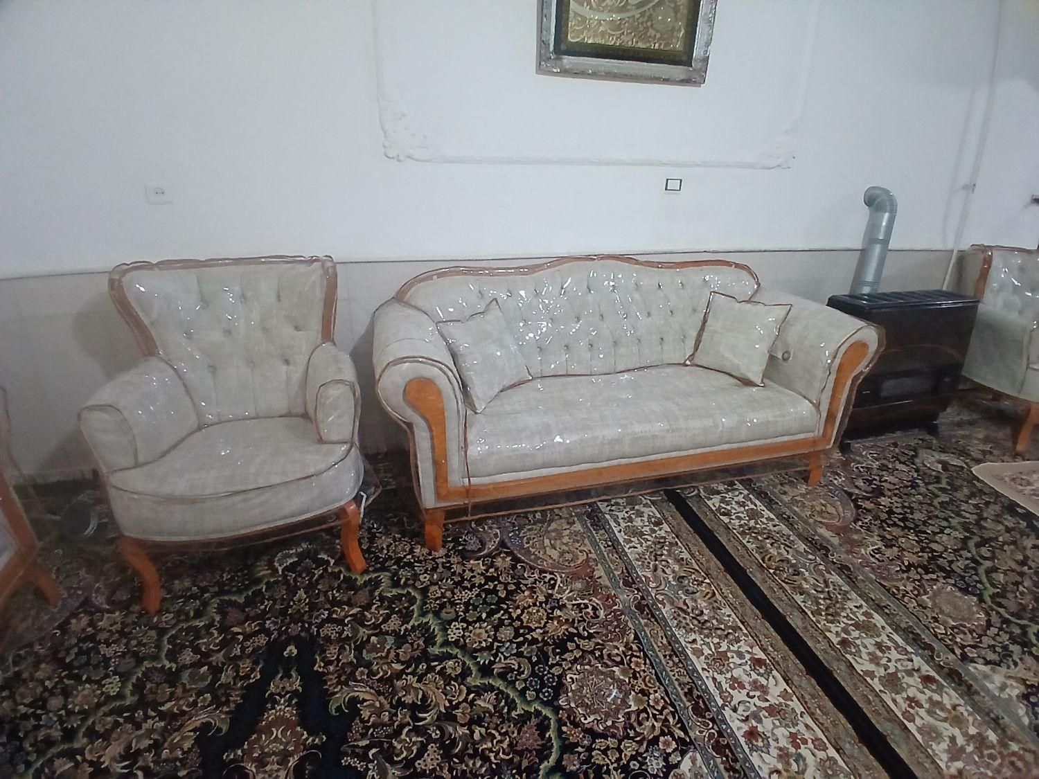 دوخت تخصصی کاور مبلمان سلفونی وپارچه ای|خدمات پیشه و مهارت|نیشابور, امام خمینی|دیوار