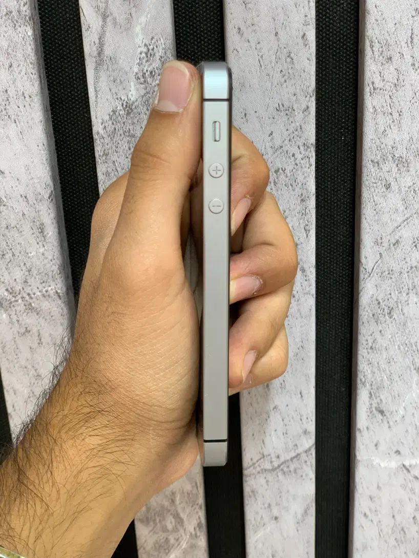 Iphone se|موبایل|تهران, مدائن|دیوار