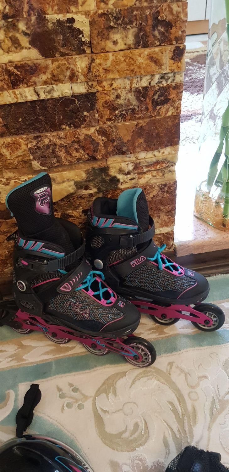 کفش اسکیت Roller blade|دوچرخه، اسکیت، اسکوتر|تهران, میدان انقلاب|دیوار
