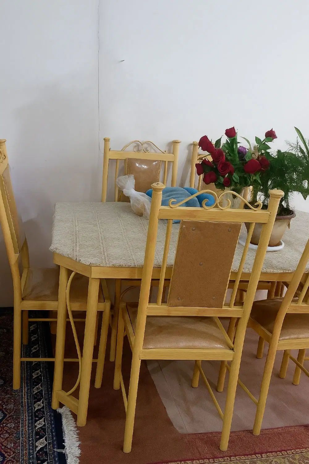 میز غذاخوری ۶ نفره ، تمیز و سالم،قیمت مناسب|میز و صندلی غذاخوری|ارومیه, |دیوار