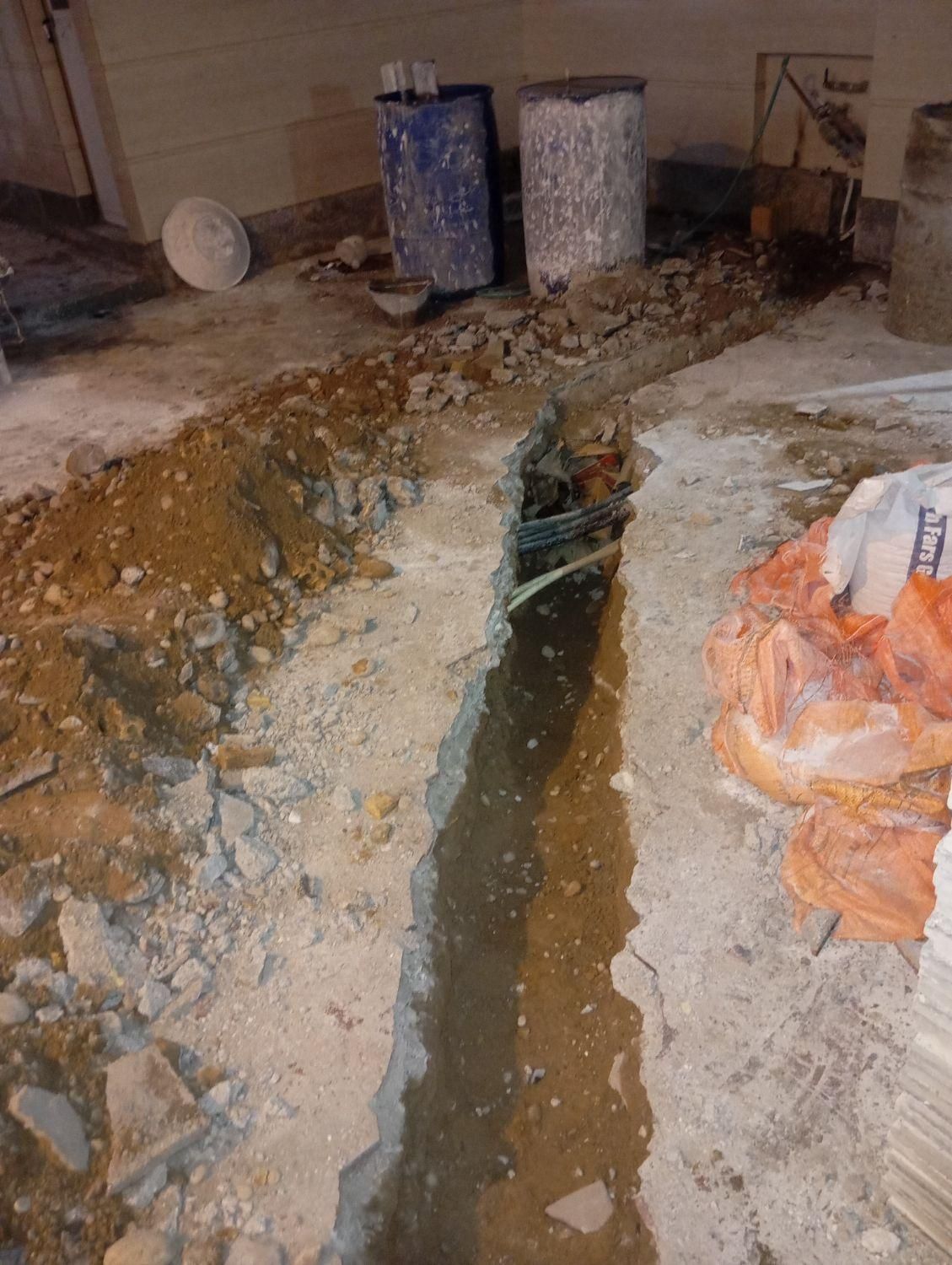 تخریب کار حرفه ای گرد بر زنی|خدمات پیشه و مهارت|بندر گناوه, |دیوار