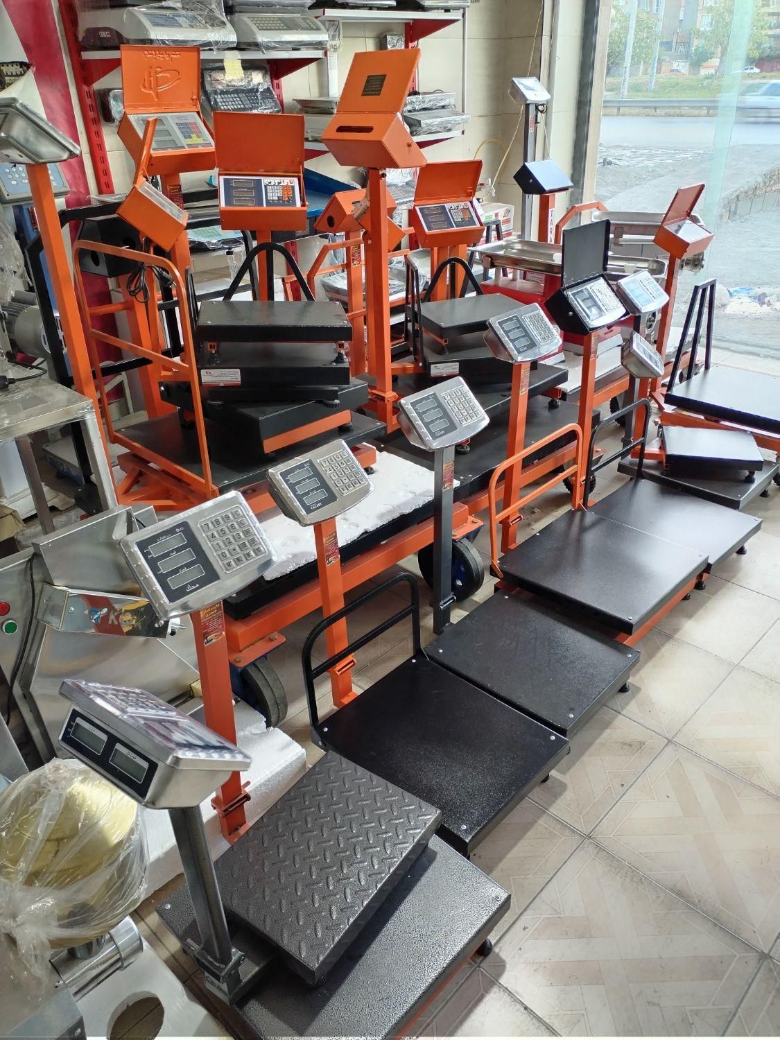 ترازو باسکول 300 و 150 کیلویی دیجیتال شارژی|فروشگاه و مغازه|کرمانشاه, |دیوار