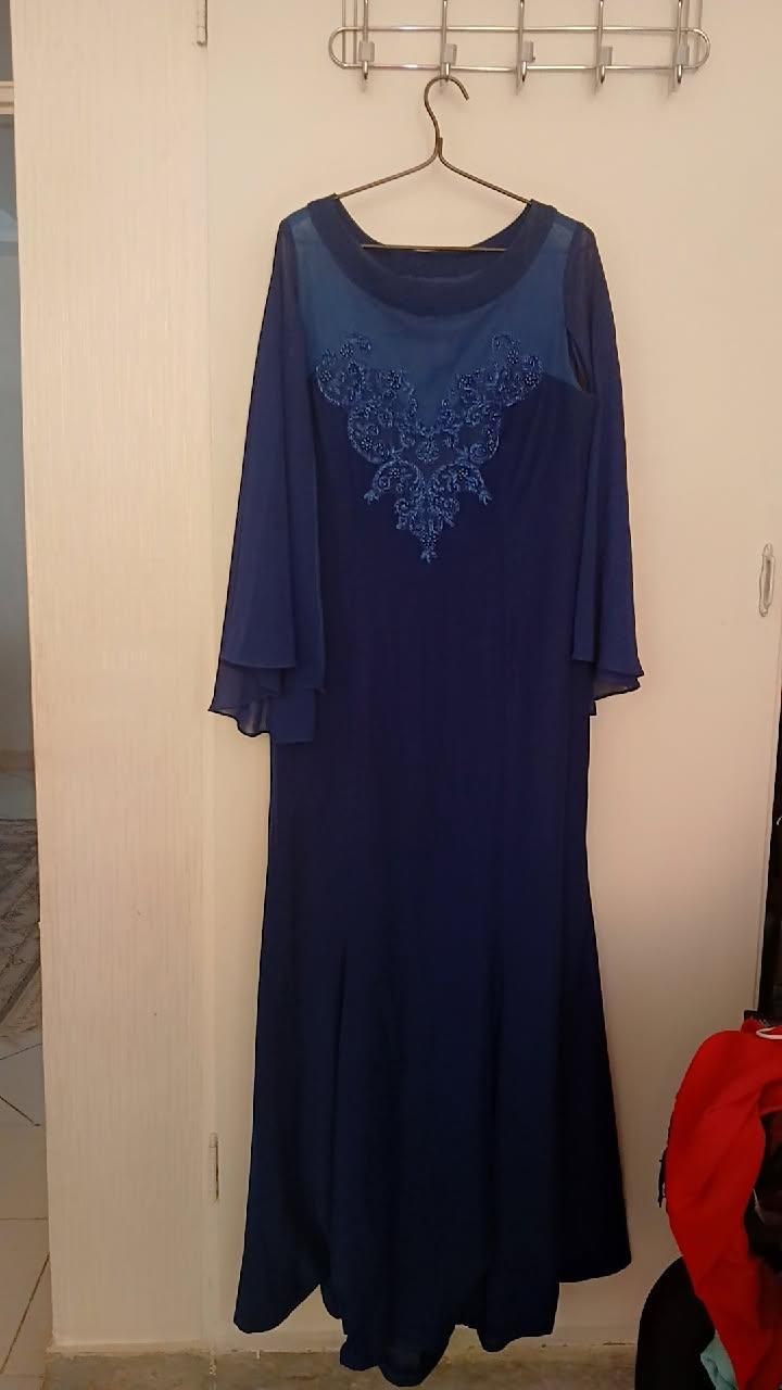 لباس مجلسی و کیف درحدنو|لباس|اندیشه, اندیشه فاز ۱|دیوار