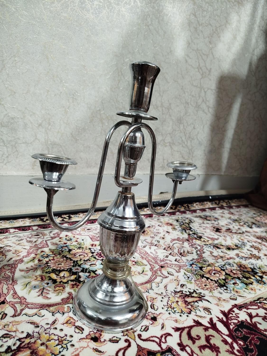 آینه و شمعدان|آینه|دورود, |دیوار