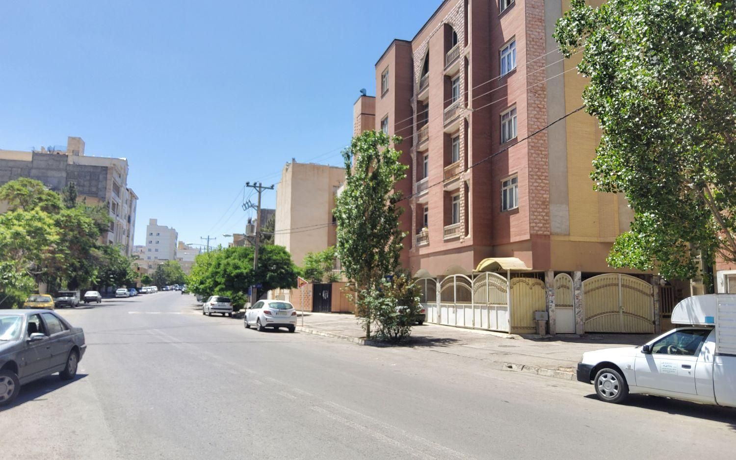 فروش آپارتمان ۷۸ متری ۲ خوابه طبقه ۴ در صارمی|فروش آپارتمان|مشهد, هفت تیر (حافظ)|دیوار
