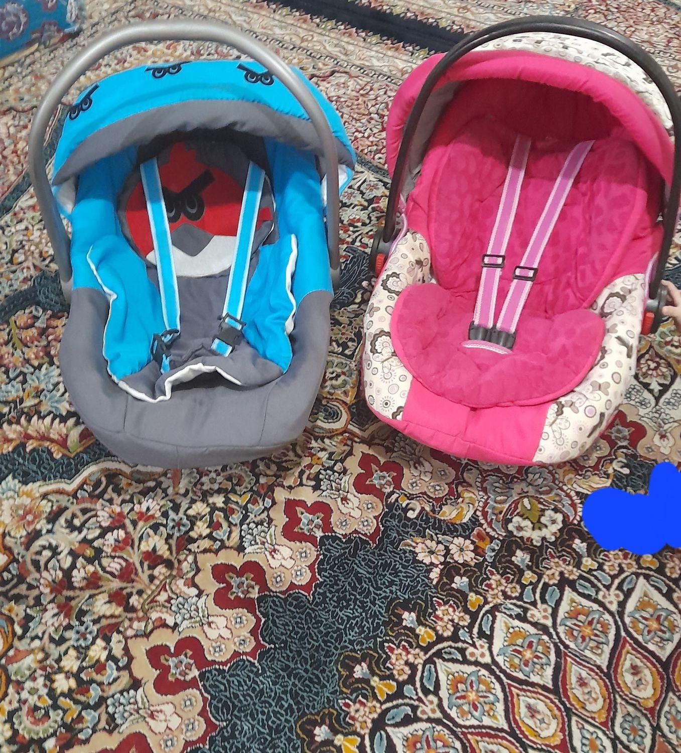کریر بچه|کفش و لباس بچه|شیراز, دوکوهک|دیوار