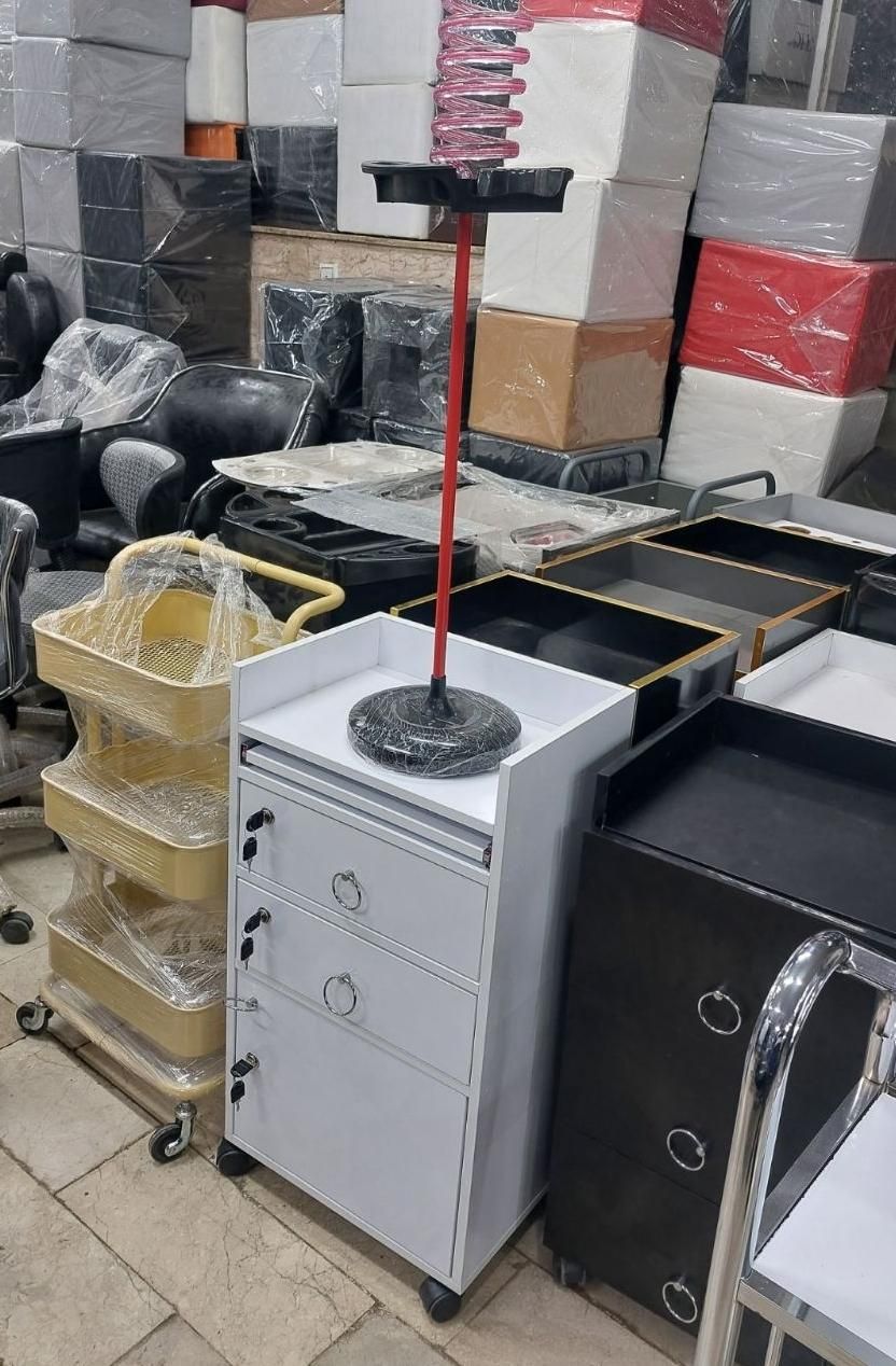 کمد سالنی ترولی|آرایشگاه و سالنهای زیبایی|مشهد, طلاب|دیوار