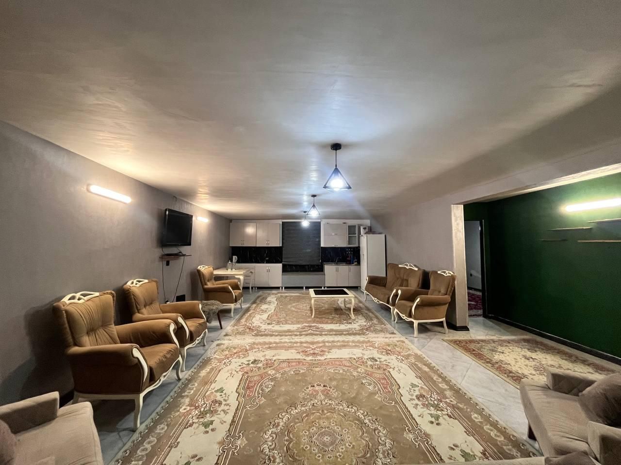 اجاره روزانه ویلا. اول جاده تهران|اجارهٔ کوتاهمدت ویلا و باغ|اراک, |دیوار