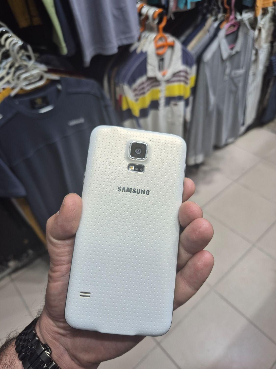 سامسونگ Galaxy S5 با حافظهٔ ۱۶ گیگابایت|موبایل|شیراز, شاهچراغ|دیوار