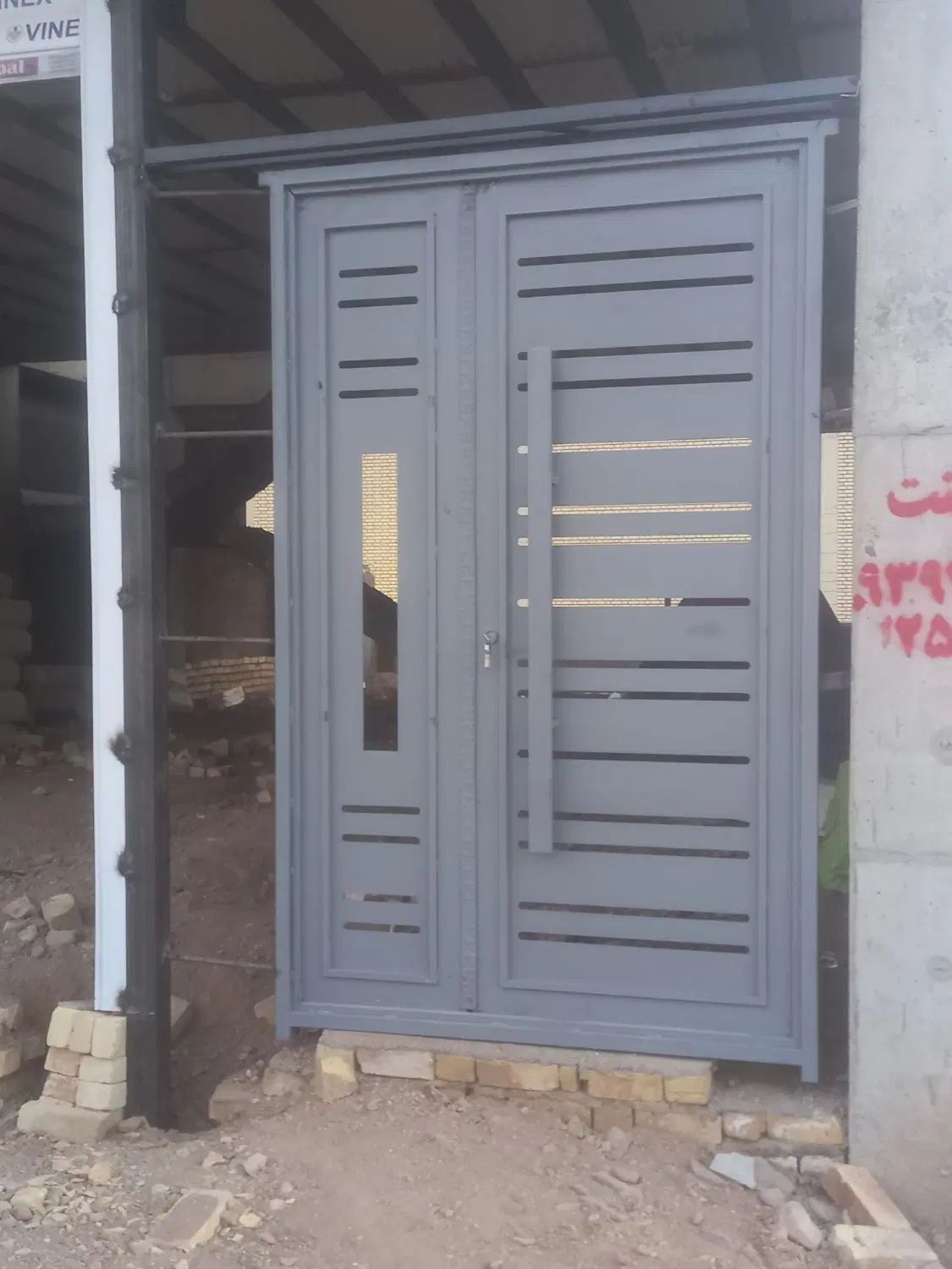 شاخ گوزنی ودرب وپنجره سازی اهنی ودوجدارهupvc|عمده‌فروشی|خرمدره, |دیوار