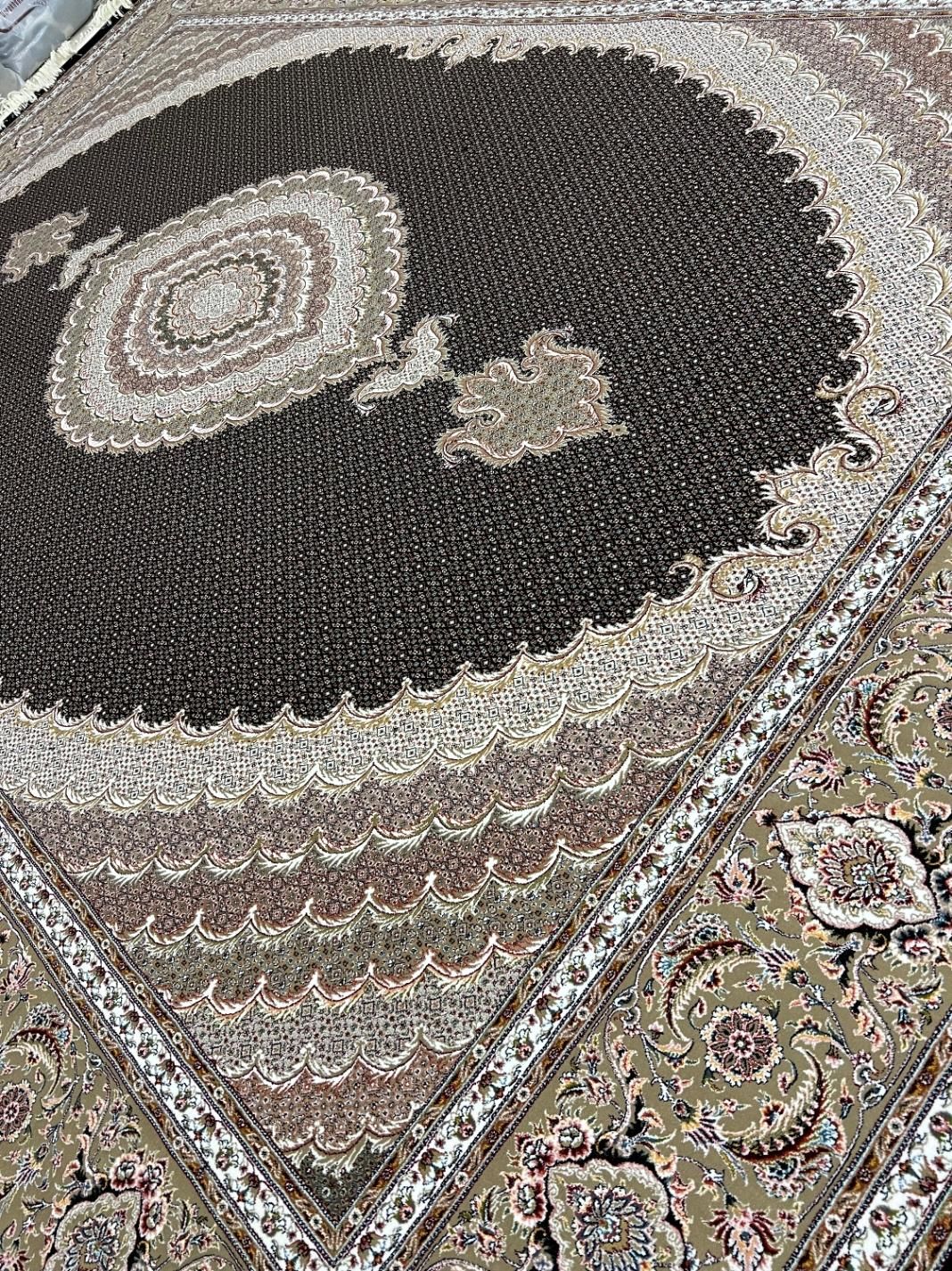 فرش ماشینی طرح ماهی سلطان تارا 1200 شانه 6 متری|فرش|تبریز, |دیوار