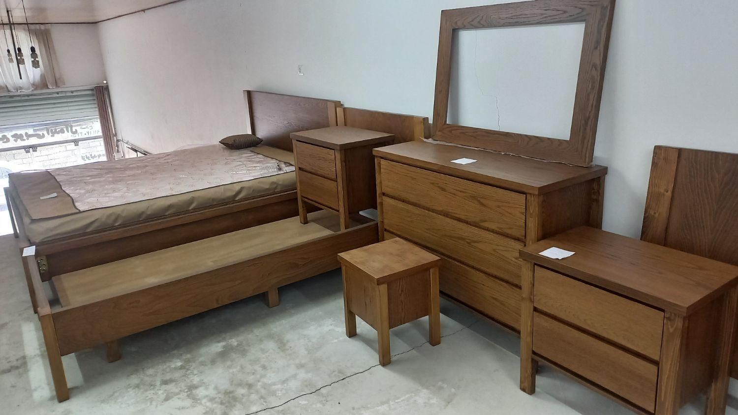 صنایع چوبی ازتولیدبه مصرف رنگکاری چوب ومبلمان|خدمات پیشه و مهارت|نور, |دیوار