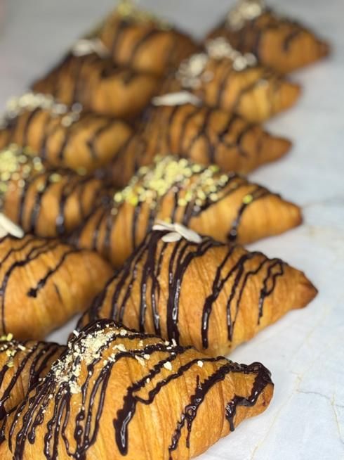 کروسان، رول نیویورکی، رول دارچینی و..|خوردنی و آشامیدنی|شیراز, فرهنگ شهر|دیوار