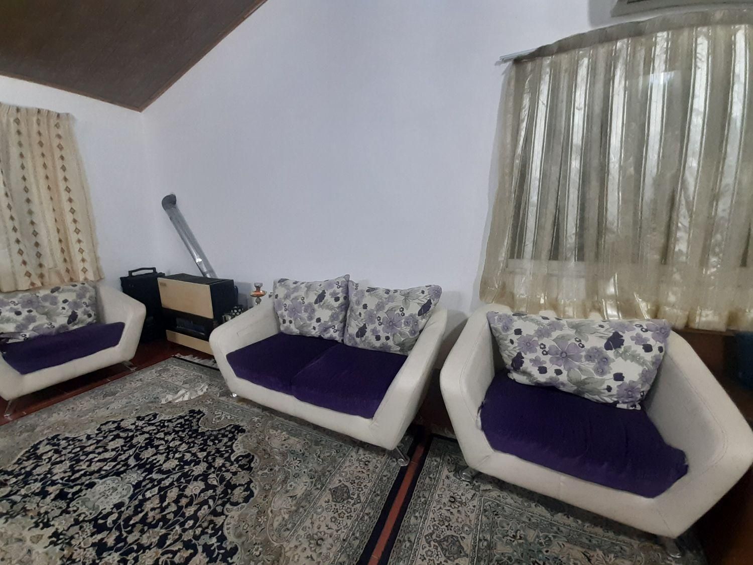 مبل ۵نفره چرم وپارچه همراه پرده|مبلمان خانگی و میز عسلی|چمستان, |دیوار