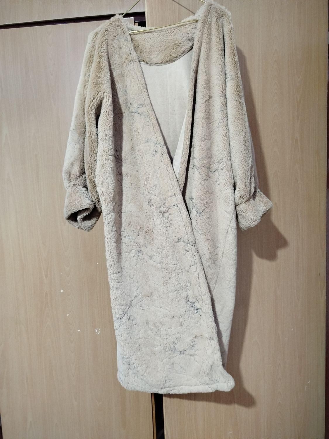 پالتوومانتو|لباس|الیگودرز, |دیوار