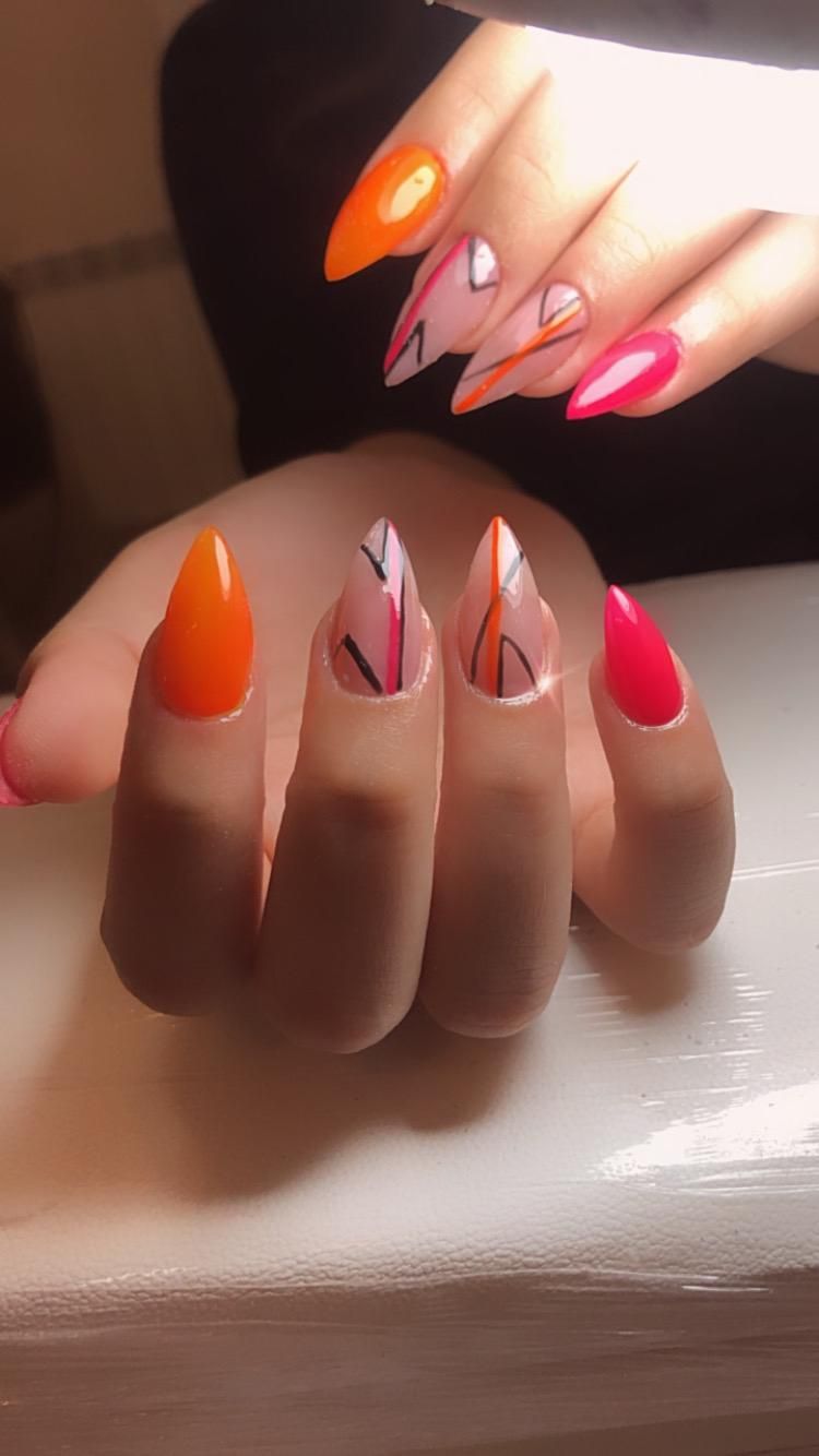 کاشت ناخن حرفه ای+ تخفیف دیزاین برای ۵ نفر|خدمات آرایشگری و زیبایی|اصفهان, خانه اصفهان|دیوار