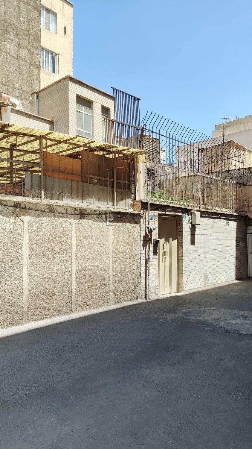 فروش ملک کلنگی قابل سکونت با تمام امکانات|فروش زمین و ملک کلنگی|تهران, سنگلج|دیوار