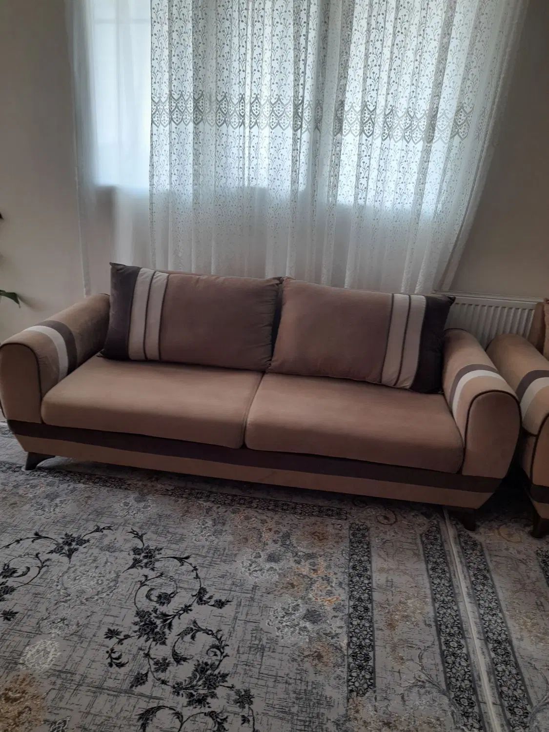 سلام یک دست مبل ۷نفره تروتمیز وسالم به قیمت|مبلمان خانگی و میز عسلی|هشتگرد, فاز ۲ مهستان|دیوار