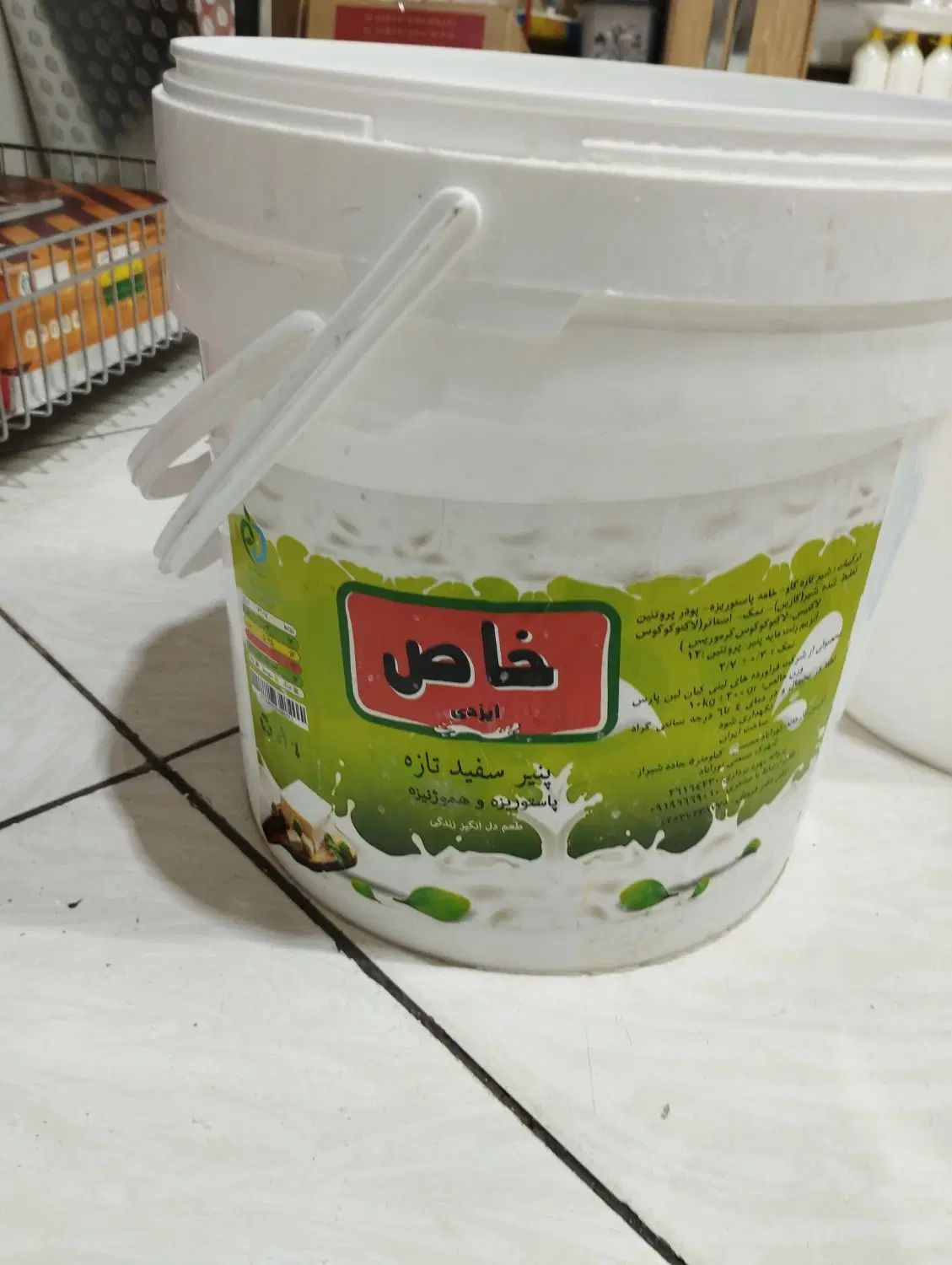 سطل خالی چکیده کاله با سطل پنیر شسته شده با درب|ظروف نگهدارنده، پلاستیکی، یک‌بارمصرف|مشهد, گاز|دیوار