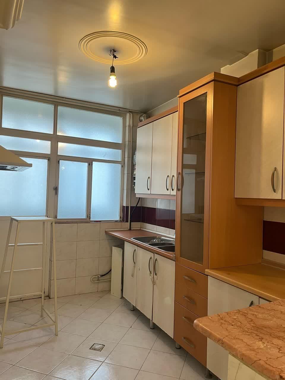 اپارتمان ۷۶متری خیابان زاهدگیلانی