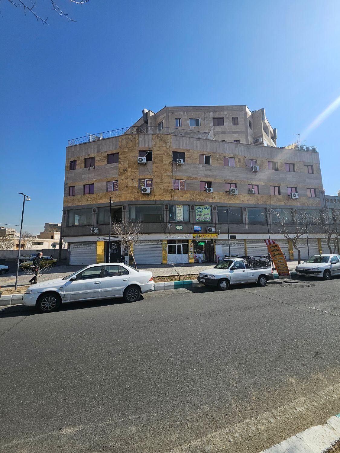102 متر سند اداری. تابلو خور.نزدیک مترو|اجارهٔ دفتر کار، اتاق اداری، مطب|تهران, شهرک شریعتی|دیوار
