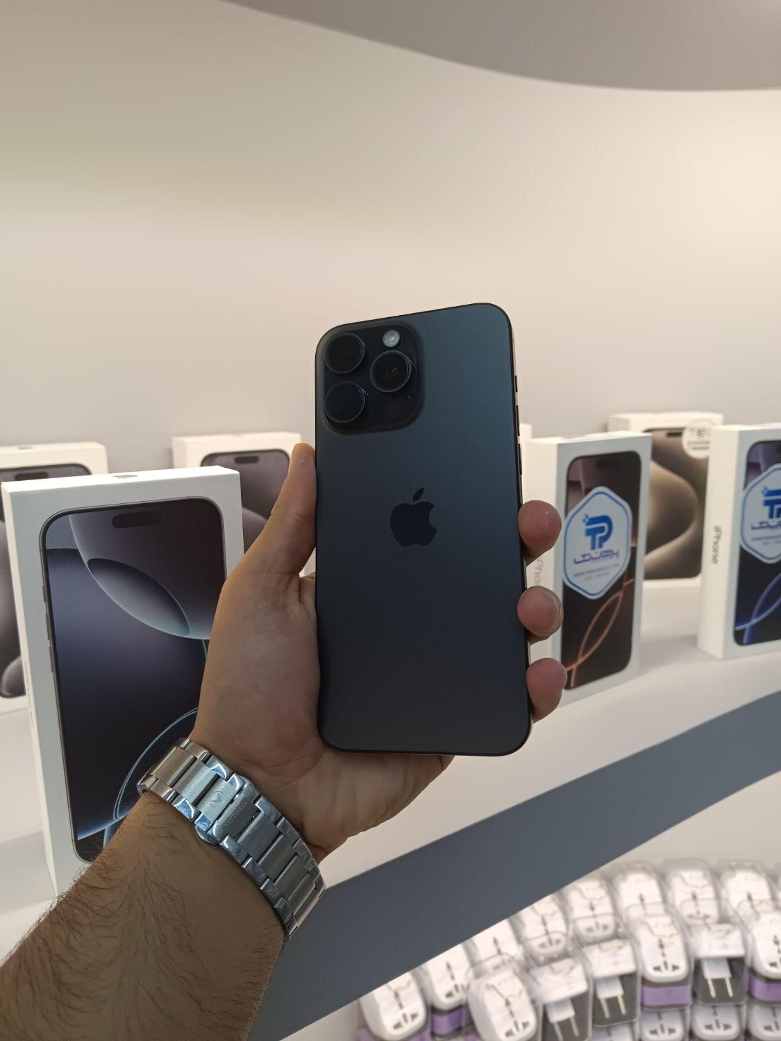 iphone 15 pro max|موبایل|اصفهان, باغ نگاره|دیوار