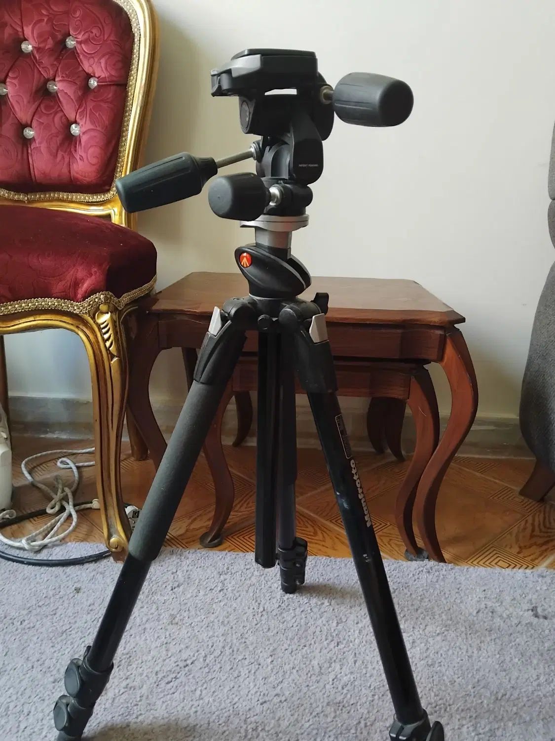سه پایه دوربین manfrotto|دوربین عکاسی و فیلم‌برداری|کرج, باغستان|دیوار