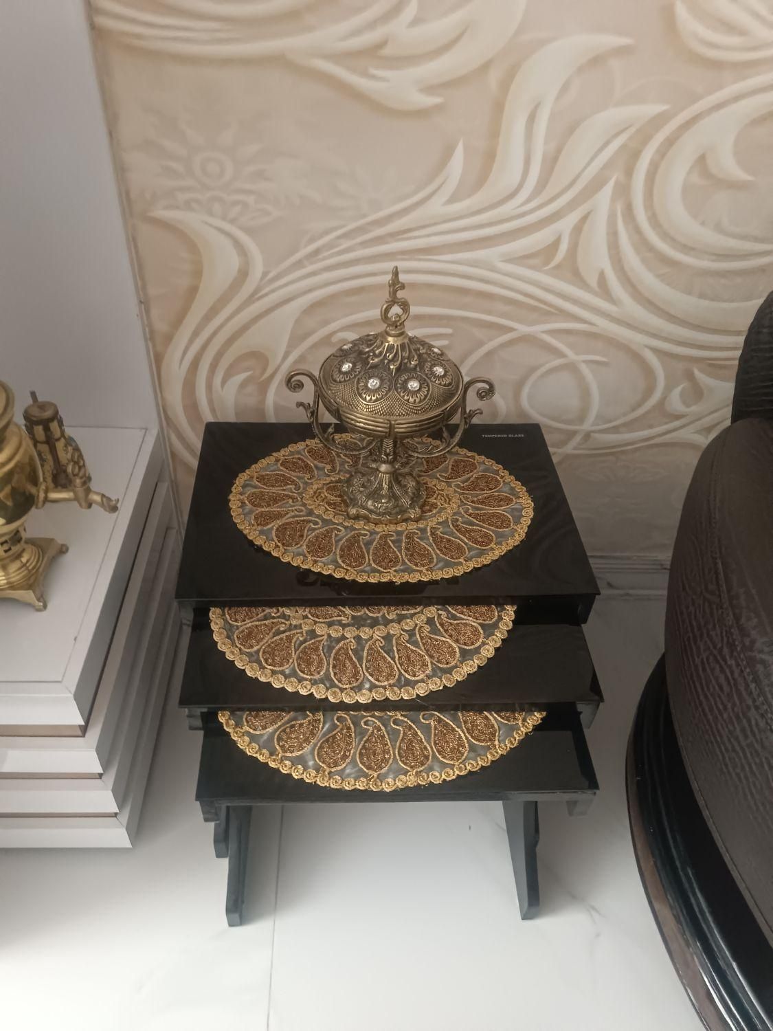 مبل هفت نفره با سه تا میزعسلی|مبلمان خانگی و میز عسلی|خرمدره, |دیوار