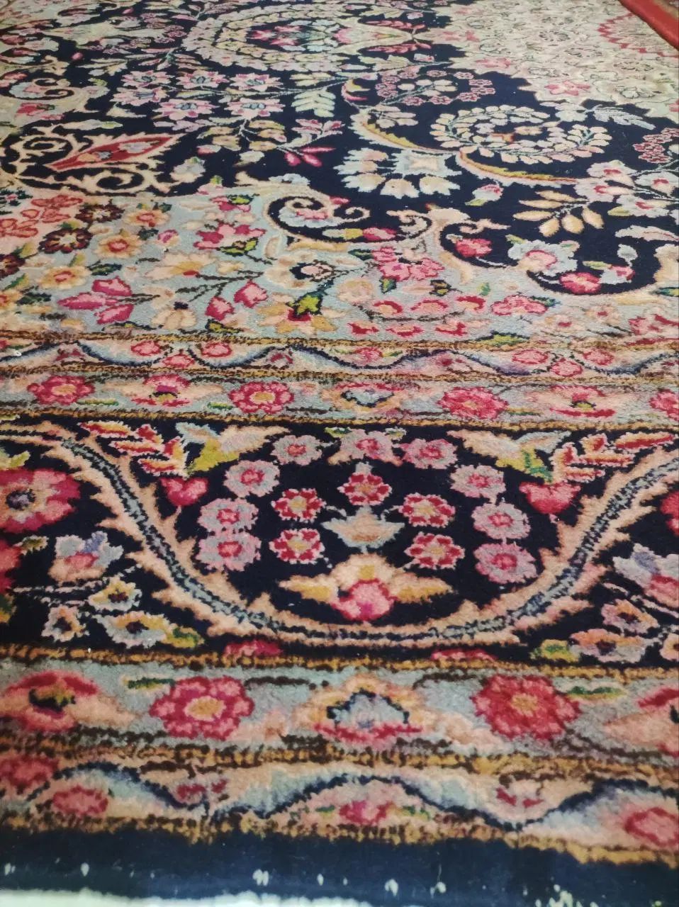 فروش یکسری وسیله آنتیک بعلت مهاجرت|فرش|تهران, ائمه اطهار|دیوار