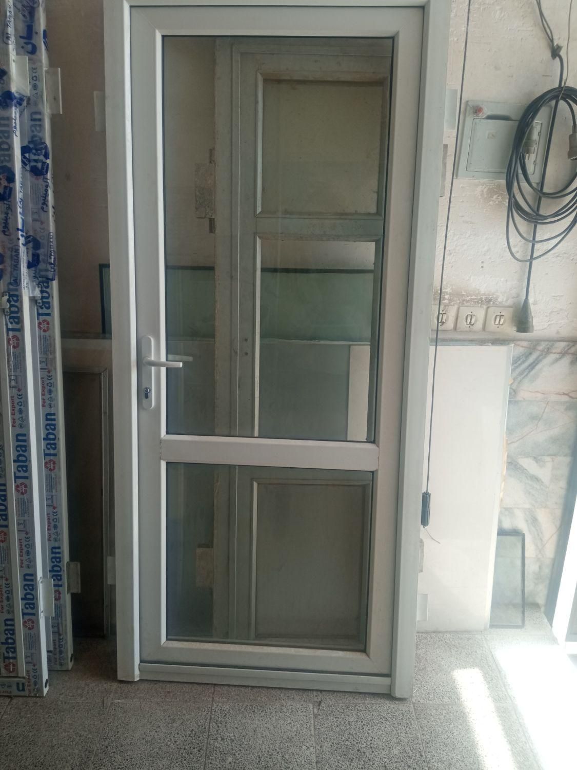 ساخت درب پنجره دو جداره الومینیم|خدمات پیشه و مهارت|گناباد, |دیوار