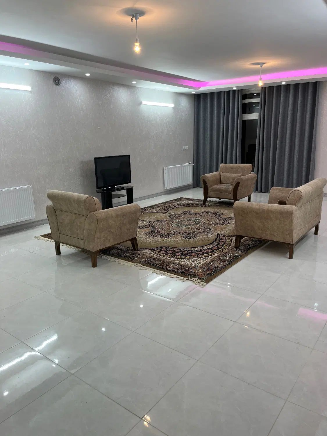 اجاره روزانه و هفتگی منزل دربست|اجارهٔ کوتاه‌مدت آپارتمان و سوئیت|اصفهان, شهریار|دیوار
