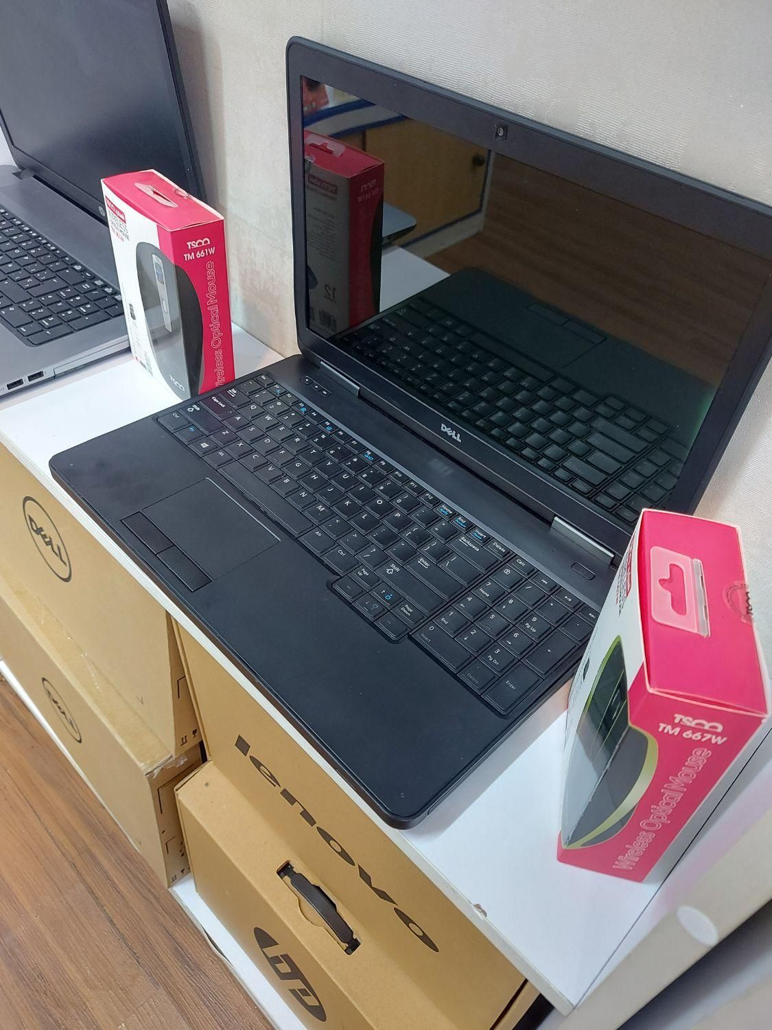 لپتاپcore i5رم8هاردssd  گرافیک2کاملانوباکارتن|رایانه همراه|تهران, پونک|دیوار