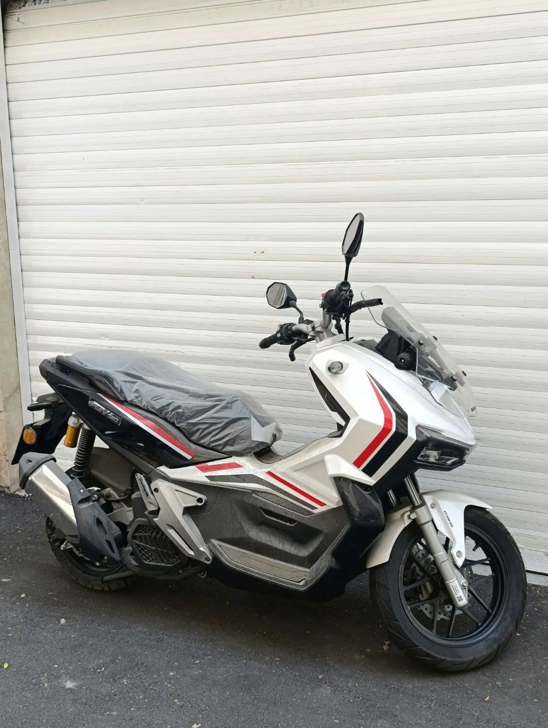 مگلی ۴۰۲ صفر واقعی خشک ای‌جی‌وی AGV150 مدل ۴۰۲ صفر|موتورسیکلت|تهران, پرستار|دیوار