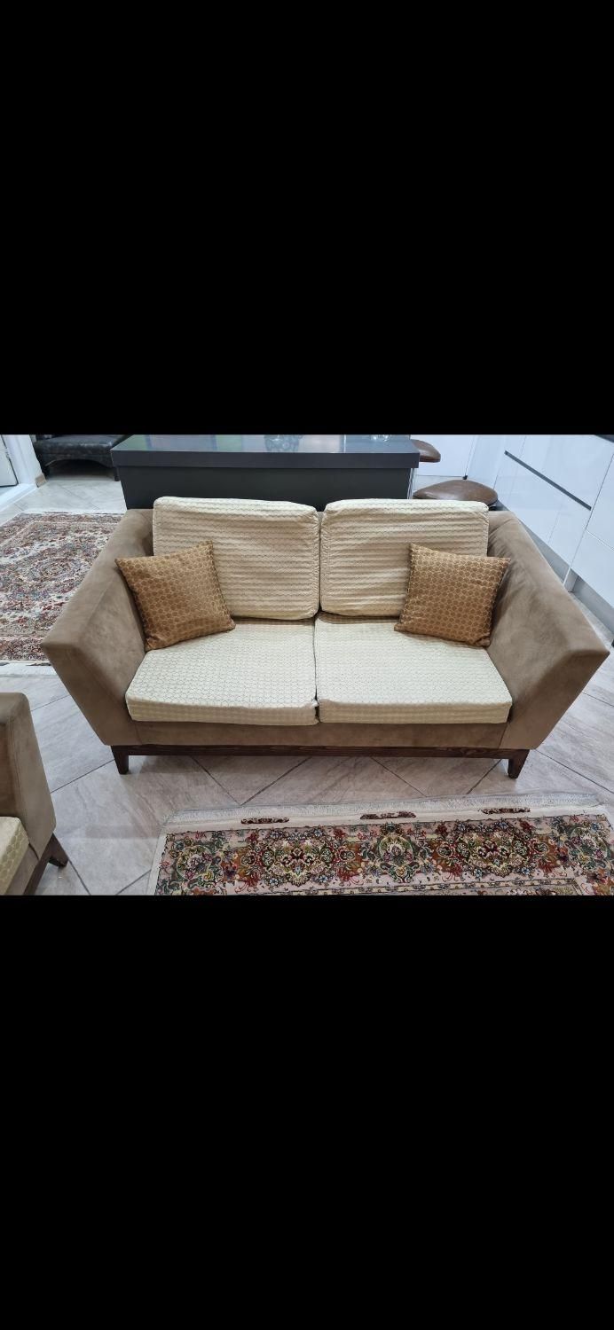 مبلمان ۵ نفره راحتی|مبلمان خانگی و میز عسلی|تهران, فرمانیه|دیوار