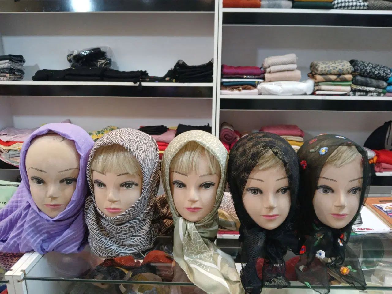 کله مانکن|آرایشی، بهداشتی، درمانی|اصفهان, باغ فدک|دیوار